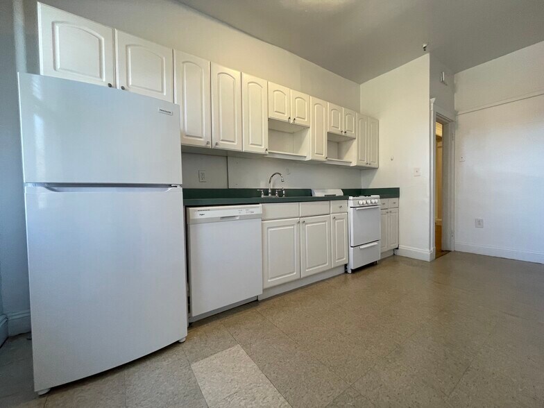 Building Photo - 14 Melvin Ave