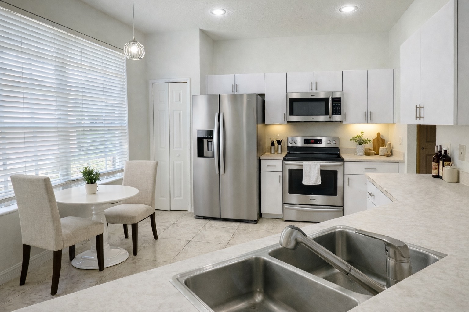 Building Photo - 35315 Whispering Pines Dr