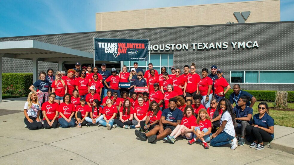 Brand new Houston Texans YMCA, 2 block away on Griggs. - 5235 Kingsbury St