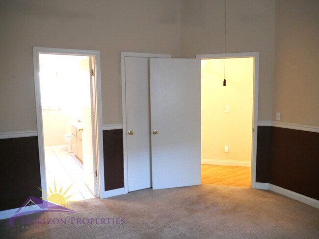 Building Photo - Open 3 Bed 2.5 Bath 1,959 Sq. Ft. Antelope Home