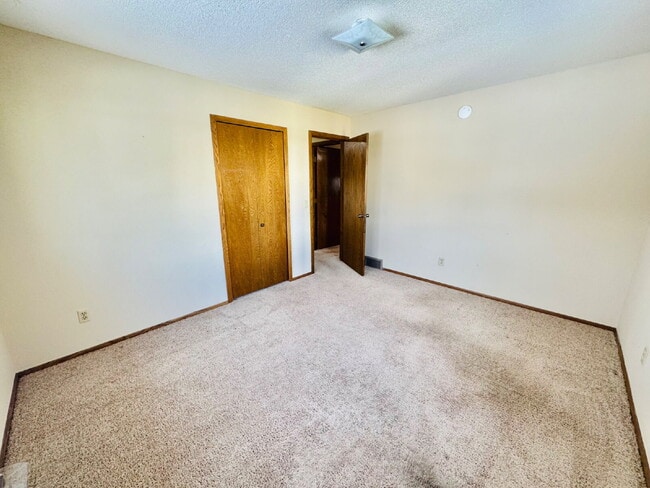 Building Photo - "Spacious 4-Bedroom Home in Blaine with 2 Full Baths and Nearly 2,000 Sq Ft of Comfort with 2 flo...