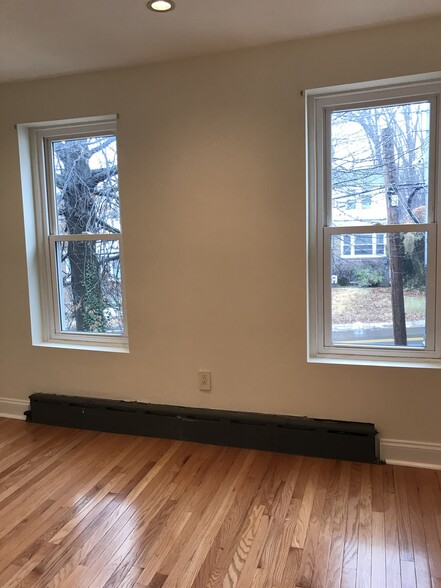 front bedroom - 353 Leverington Ave