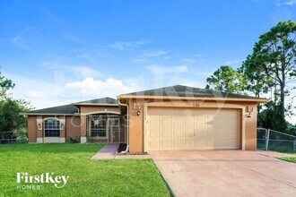 Building Photo - 652 Keller St E