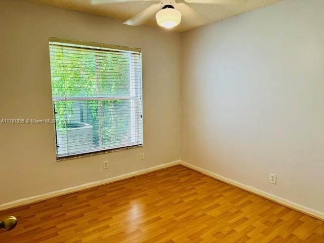 Building Photo - 495 Carrington Ln