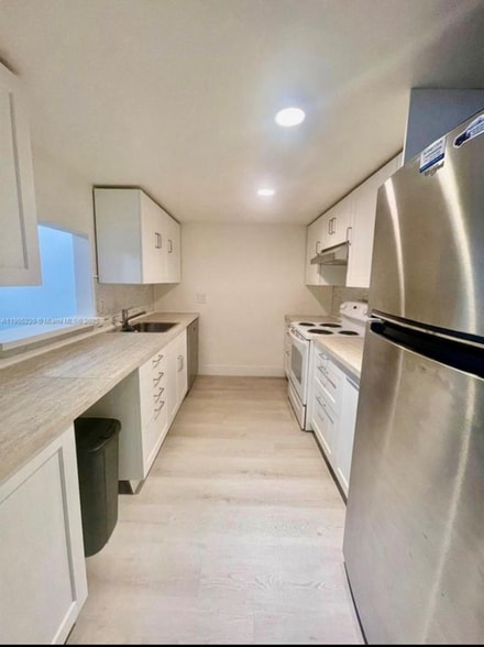 Primary Photo - 4399 NW 9th Ave