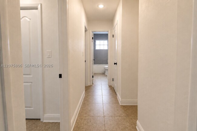 Building Photo - 5380 SW 92nd Ave
