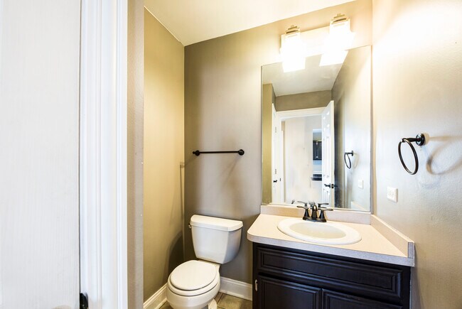 Building Photo - 8444 Dunmore Dr
