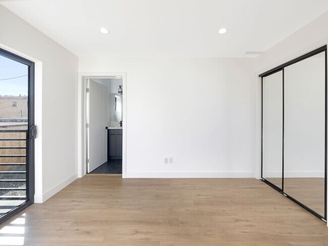 Building Photo - 1856 Redondo Blvd