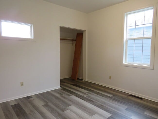 Building Photo - 2 Bed / 1 Bath House