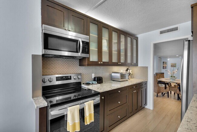 Building Photo - 4200 N Ocean Dr