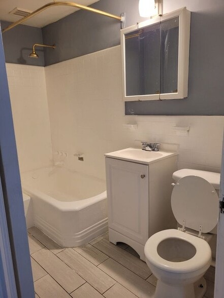 Building Photo - 7113 Castor Ave