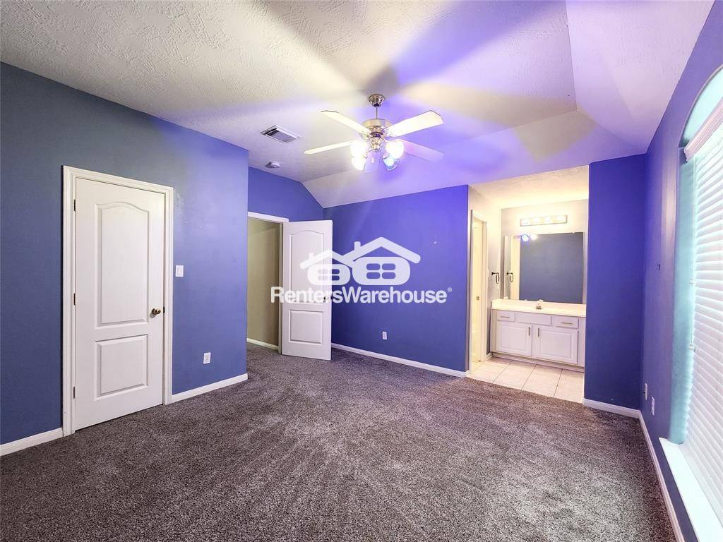 Building Photo - 17406 Autumn Oak Way
