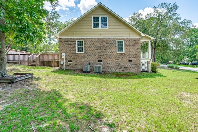 Building Photo - Charming 4-Bedroom Home in Prime Columbia ...