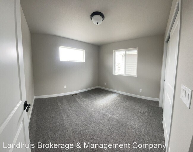 Building Photo - 3 br, 2.5 bath House - 10106 Luneth Dr