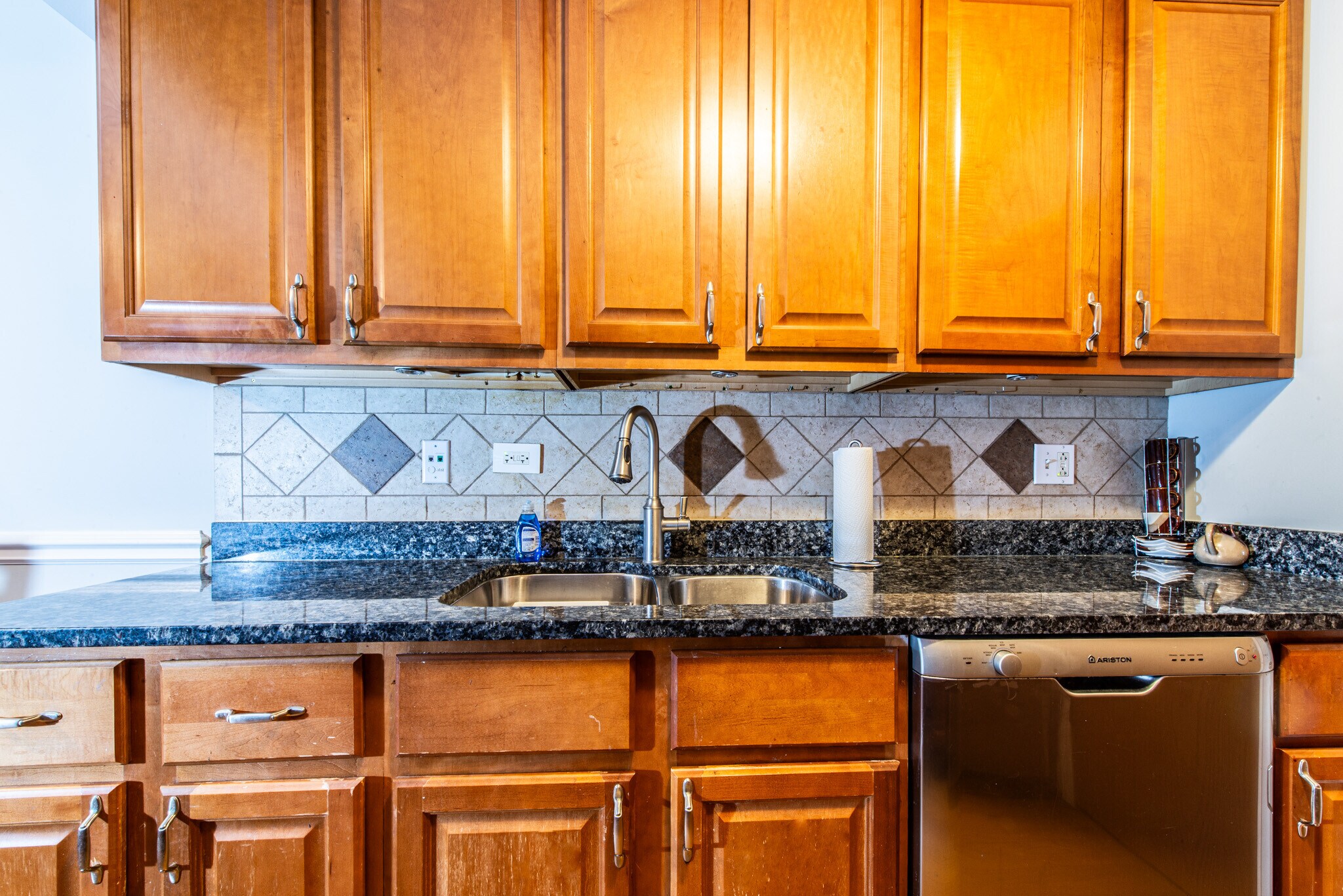 Building Photo - 5027 N East River Rd