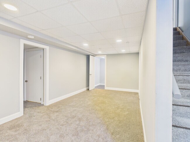 Building Photo - Beautiful Spacious Single Family in Blue Meadow Farms