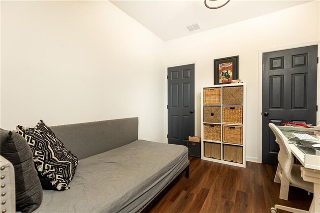 Building Photo - 1443 Fama Dr NE