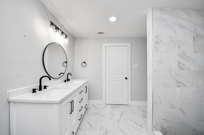 Building Photo - 503 Schilling Ave