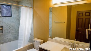 Building Photo - 923 Midnight Dr