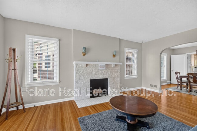 Building Photo - 5428 E 10th St