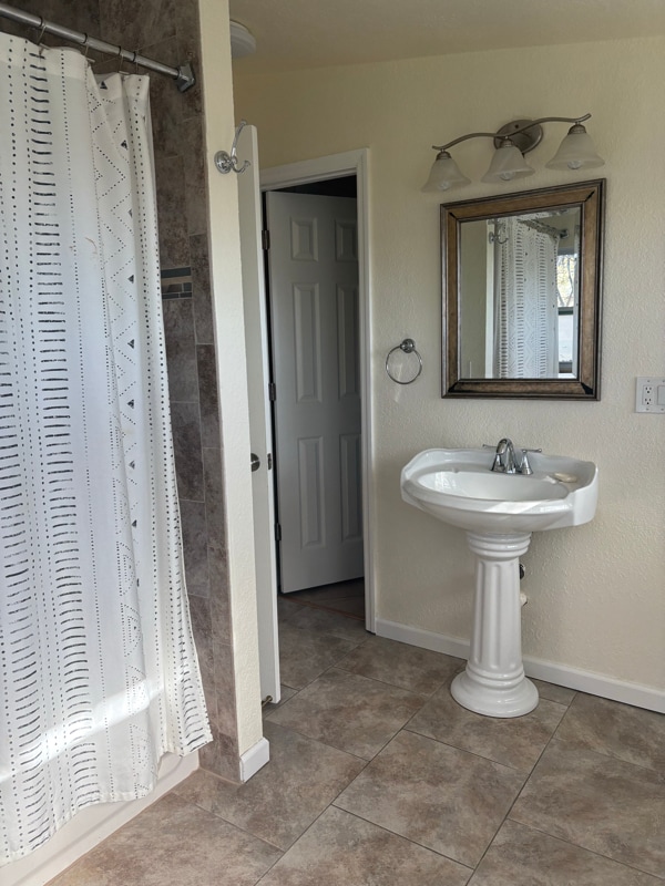 Building Photo - 340 Carrousel Ct