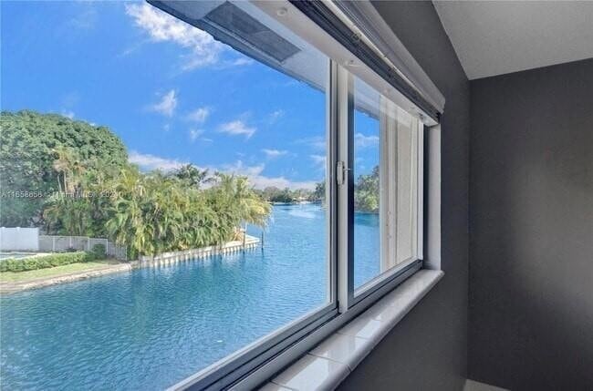 Building Photo - 1816 E Oakland Park Blvd