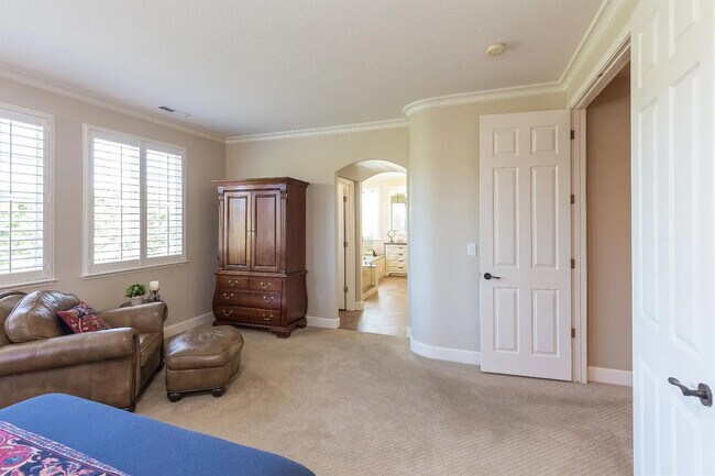 Building Photo - 2490 Muirfield Way