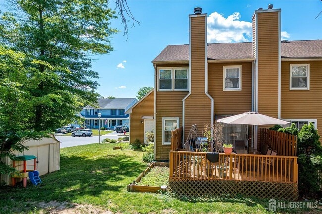 Building Photo - 7 Buttonwood Dr