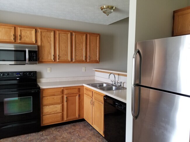 Building Photo - 2334 Hopkins Dr