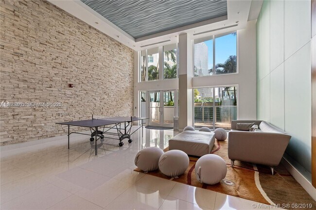 Building Photo - 41 SE 5th St