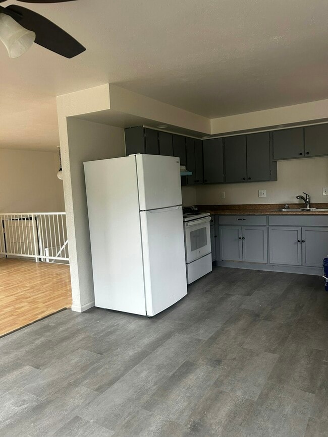 Building Photo - 9052 W Washburn Pl