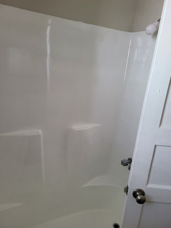 Building Photo - 305 Walker St