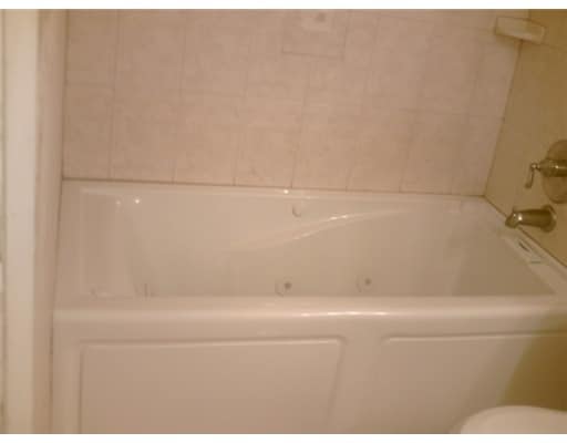 Building Photo - 430 Commodore Dr