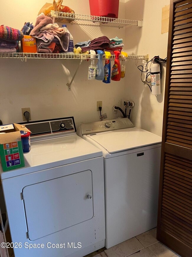 Building Photo - 8154 Ridgewood Ave