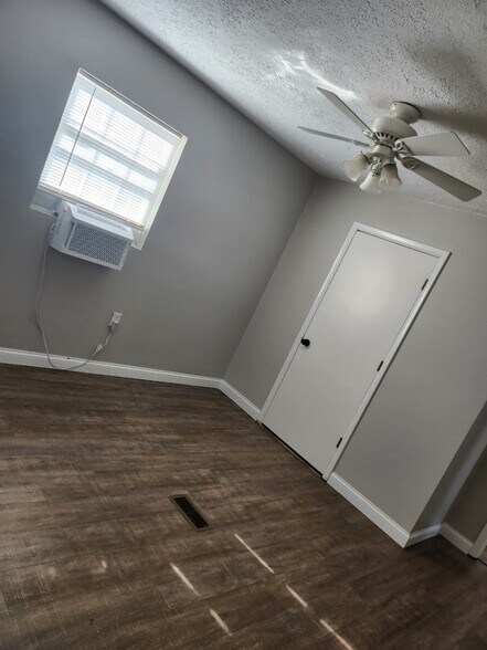 Building Photo - 306 High St