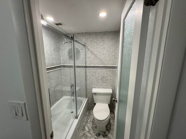 Building Photo - 3540 S Ocean Blvd