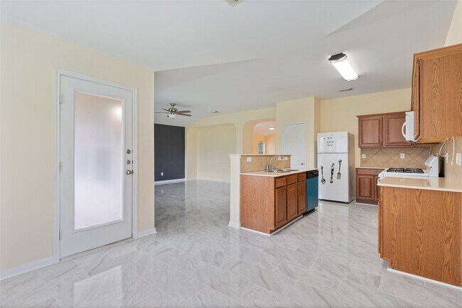 Building Photo - 7710 Sapulpa Ln