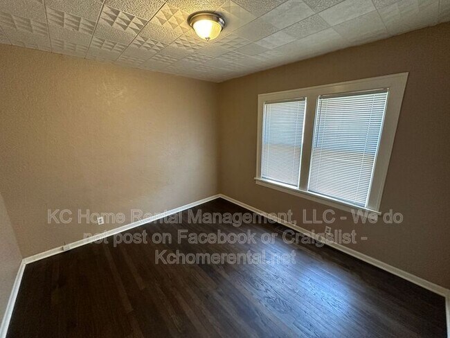 Building Photo - 6838 The Paseo