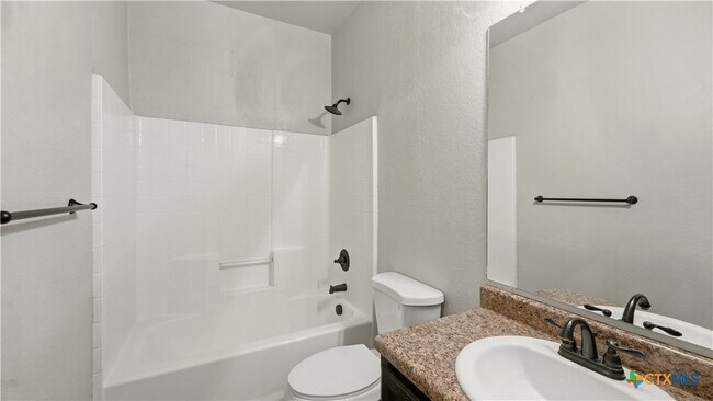 Building Photo - 147 Rosedale Ave