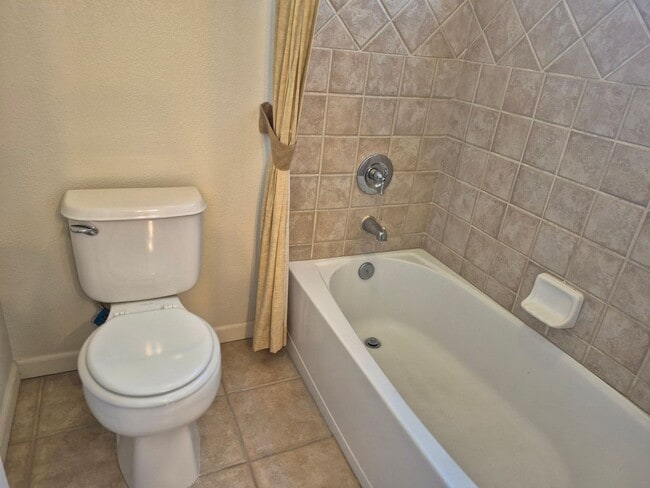 Building Photo - Beautiful 4 bedroom 3.5 bath in Natomas Park