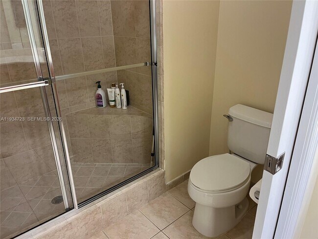 Building Photo - 3500 Oaks Clubhouse Dr