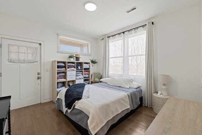 Building Photo - 86 Fremont St