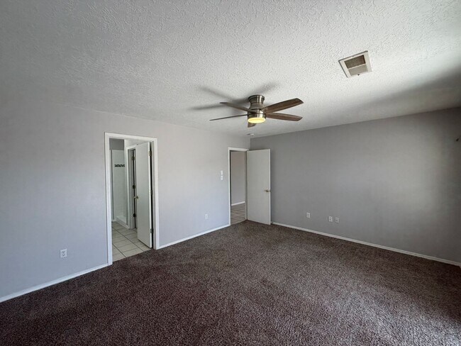 Building Photo - 10601 Rio Del Sole Ct NW