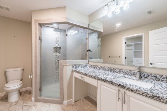 Building Photo - "Spacious 4-Bed Oasis with Pool Retreat in Mission, TX!"