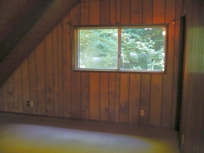 Building Photo - Winter Special-$300 Off First Mo. Rent-One Bedroom Loft A-frame Nestled In The Trees