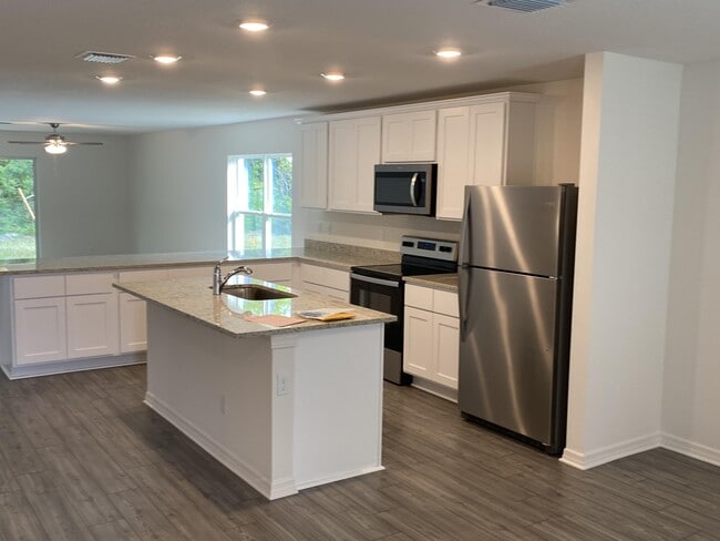 Building Photo - 5323 Entertainment Way