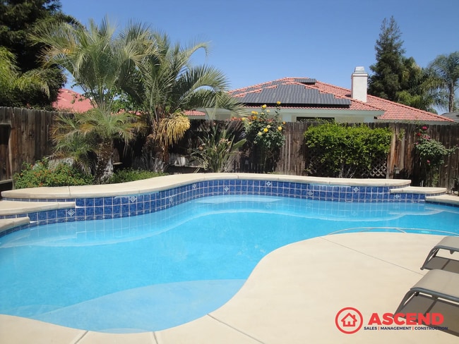 Building Photo - Spacious 4 Bed / 2 Bath Home in HOA Community with Gardening Included