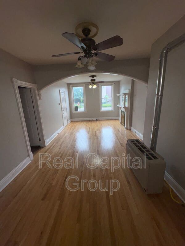 Building Photo - 412 2nd St