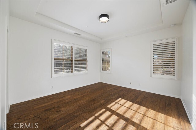 Building Photo - 60 Peony