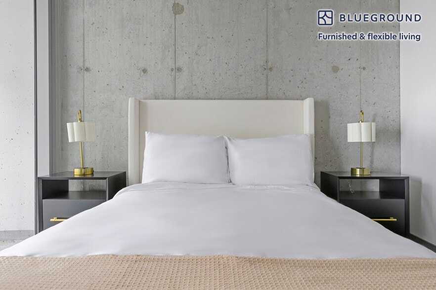 Building Photo - 60 E Randolph St